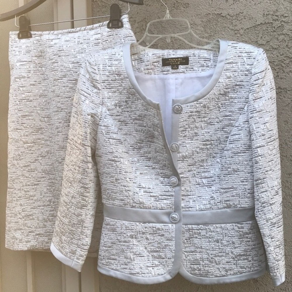 Stunning Tahari Luxe skirt suit